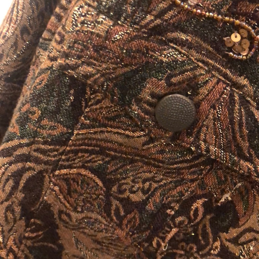 CHICOS NEW-Brown/Gold Paisley print, 3 = large - Picture 3 of 4